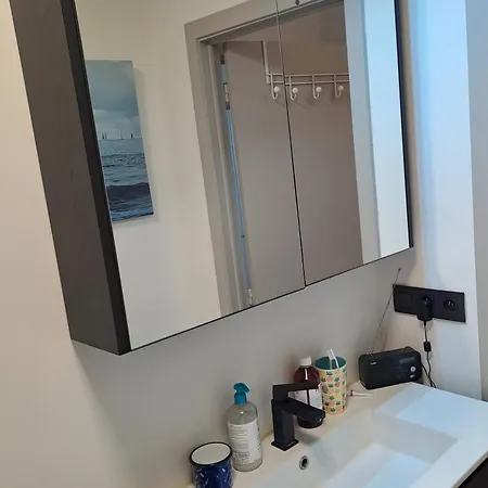 Cozy One-bedroom With Extra Sofa Bed In The Center Of T128 דירה *